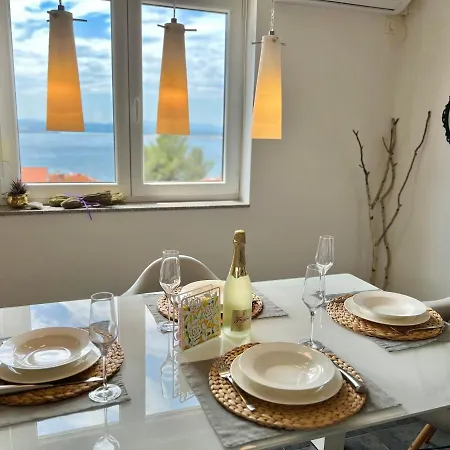 Jasmin アパート ツリクヴェニツァ