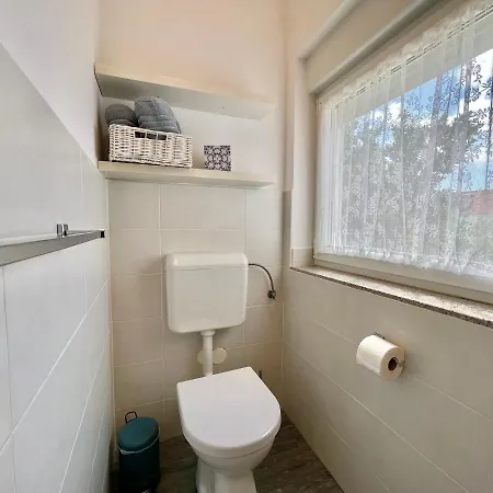 Jasmin ツリクヴェニツァ